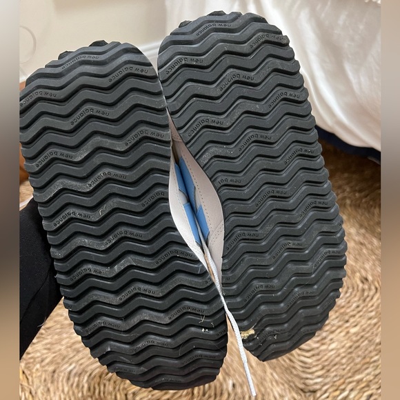 New Balance 237 - Picture 3 of 3